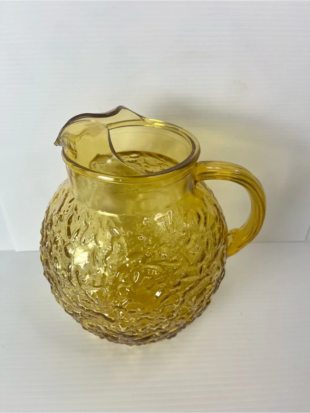Vintage 1960's Anchor Hocking Glass Honey Gold Lido Milano 96-ounce Pitcher